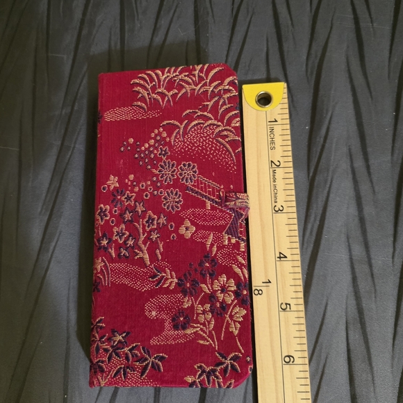 Red Floral Patterned Travel Set - Picture 4 of 4